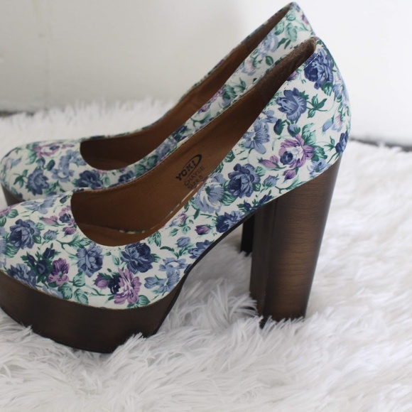 Yoki Floral Print Platform Heels Size 8 - Picture 2 of 8